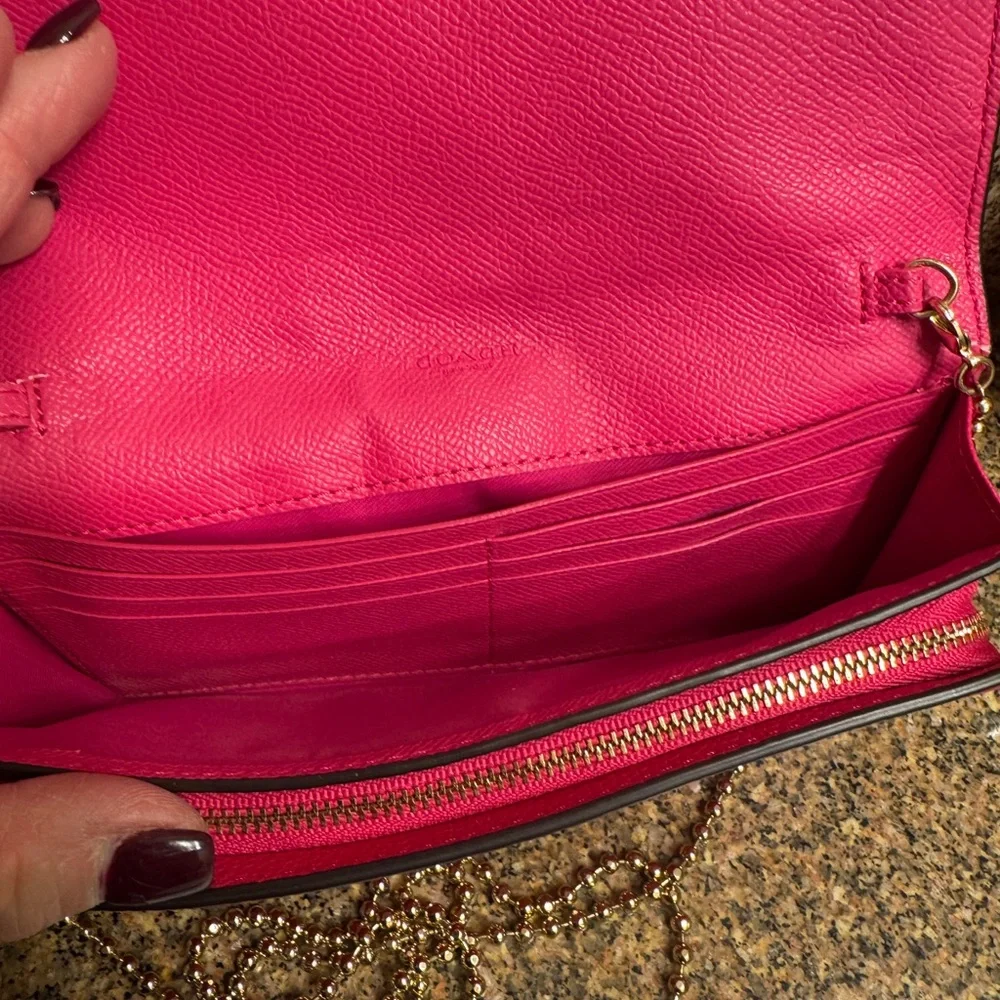 Coach Fuchsia Leather Clutch‎ with Gold Chain cross body new with tags $265